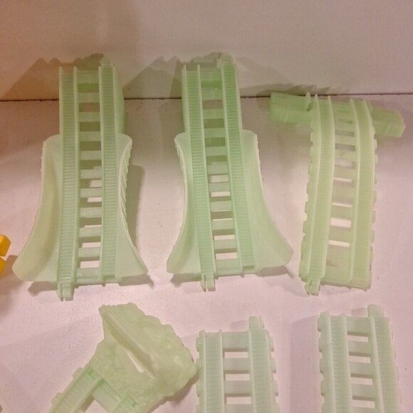 Thomas Train Trackmaster Glow In Dark PERCY'S MIDNIGHT MAIL DELIVERY Incomplete - Picture 6 of 9